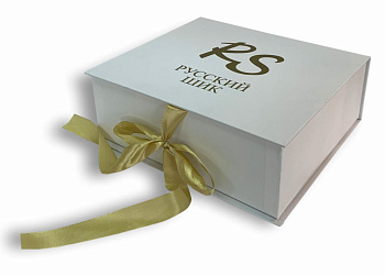 ПОДАРОЧНЫЙ НАБОР РУСКИЙ ШИК 1,0 л С РЮМКАМИ 